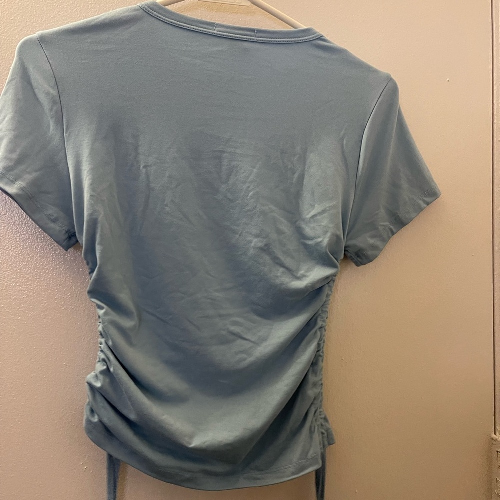 Cute adjustable top - Picture 2 of 2